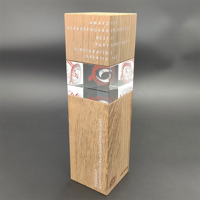 Holz Glas Cubex Award, Walnuss