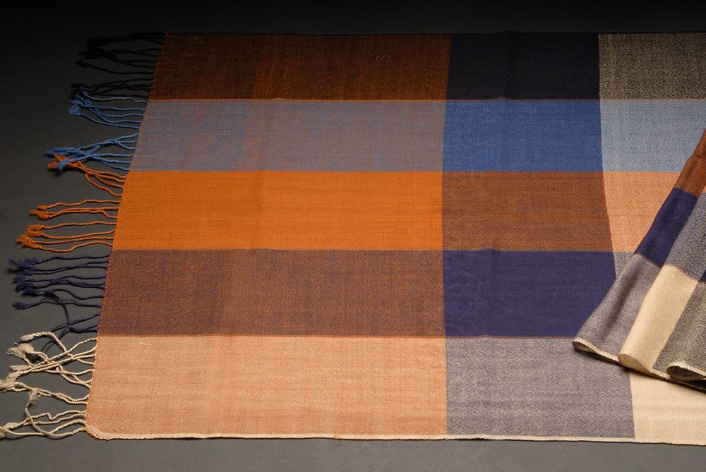 Schals, Strickschals, Winterschals,Kuschelschal maßangefertigt mit Ihrem Design, Material wird Ihrem Budget angepasst von Acryl bis Kaschmir oder Mohair. Größe nach Wunsch.