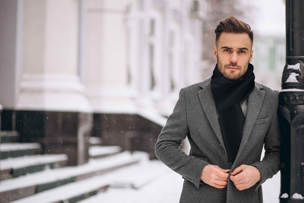 Winterschal unisex aus 100% gebrushter Seide, Seidenschal für Damen und Herren - Schal für Herbst und Winter - Größe 30 x 180 cm - Schwarz