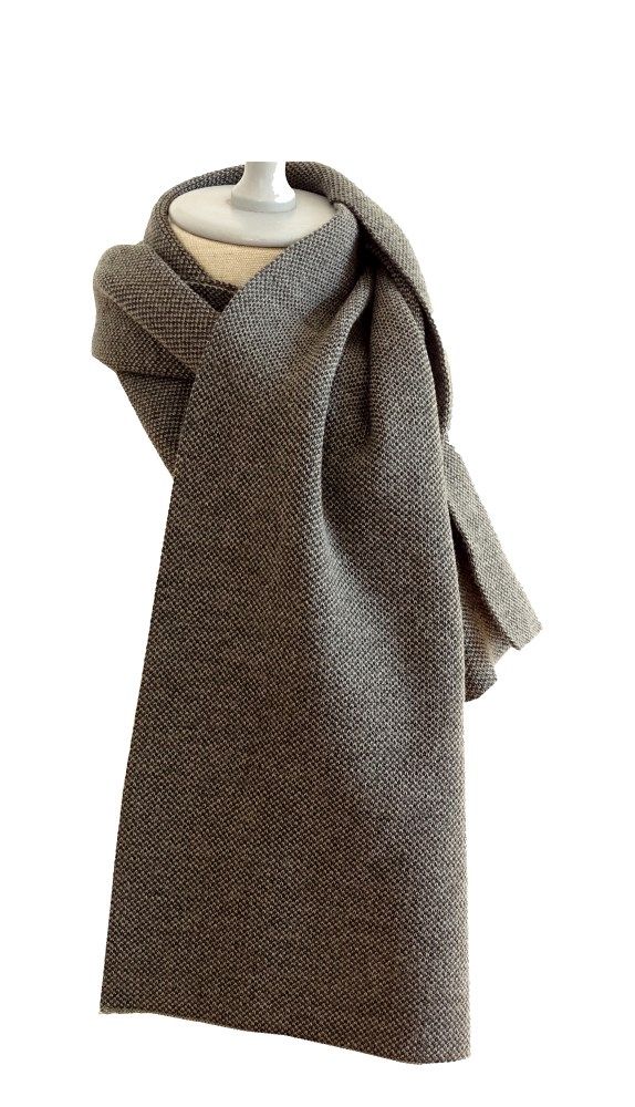 Schals, Strickschals, Winterschals,Kuschelschal maßangefertigt mit Ihrem Design, Material wird Ihrem Budget angepasst von Acryl bis Kaschmir oder Mohair. Größe nach Wunsch.