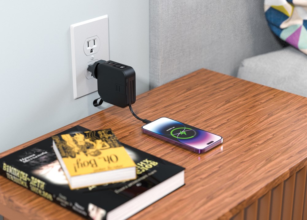 Urban Vitamin Saratoga 5-in-1 universal Charger